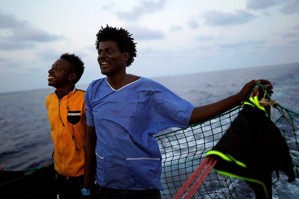 Ahmed_nava_salvare_Darfur01_Reuters_BBC_02
