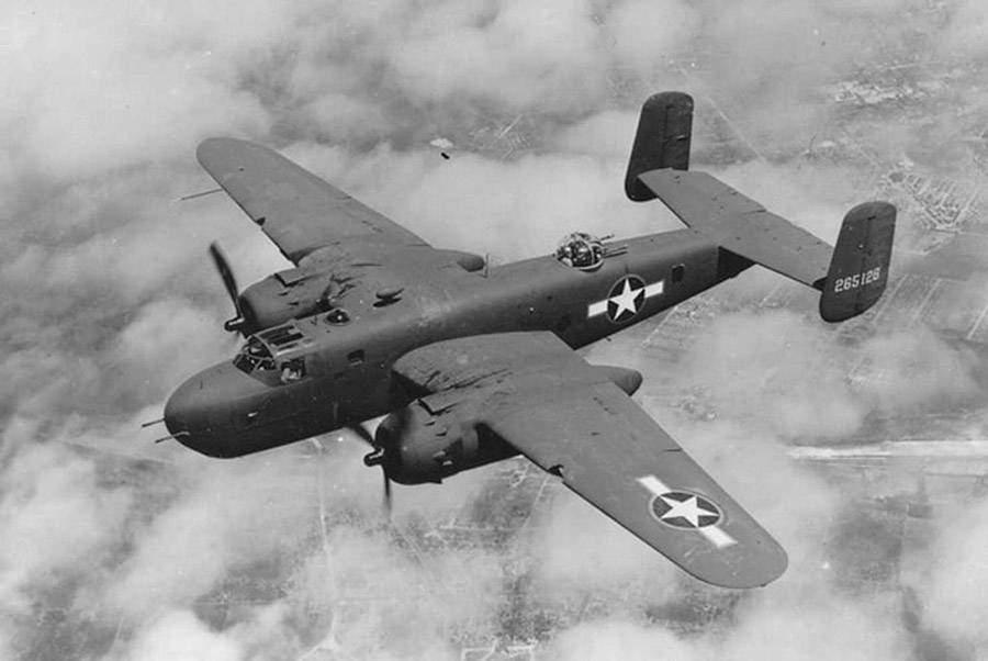 b-25_Mitchell_Bomber_ESB_Wikimedia_Common